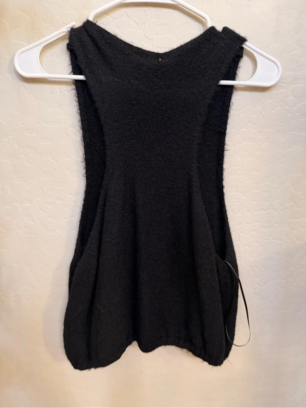NWT Free People Women's Black Sleeveless Knit Top - Picture 4 of 4